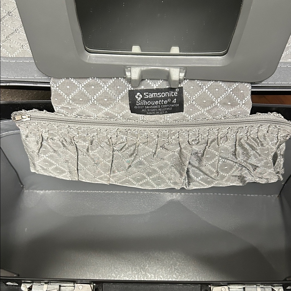 Vtg 1987 Samsonite Silhouette 4 Gray Travel Train Make Up Beauty Case Luggage - Picture 8 of 16